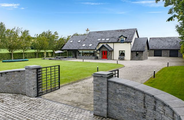 Cois Line, Lissagroom, Crossbarry, Co. Cork - Click to view photos