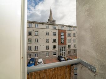 17 Packenham House, Christchurch, Dublin 8 - Image 2