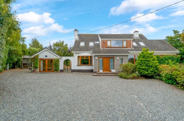 Corr House, Offington Park, Sutton, Dublin 13 - Click to view photos