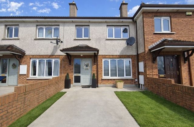 37 Eagle Valley, Wilton, Co. Cork - Click to view photos