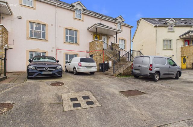2b Clonmullen Hall, Edenderry, Co. Offaly, Edenderry, Co. Offaly - Click to view photos