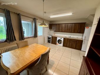 8 Aisling Drive, Upper Main Street, Ballyhaunis, Co. Mayo - Image 4