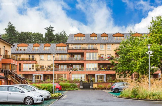 Knockmaree, Saint Laurences Road, Chapelizod, Dublin 20 - Click to view photos