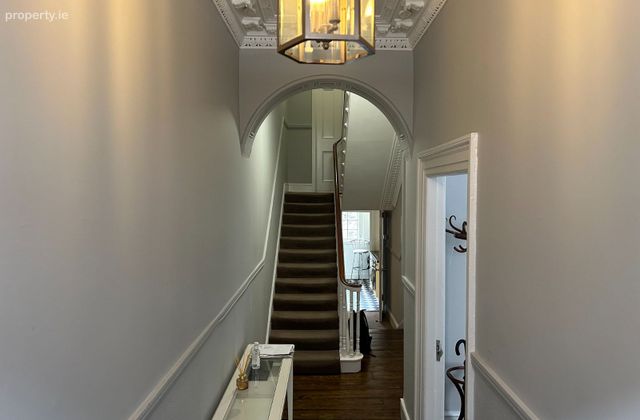 Pembroke Street Lower, Dublin 2 - Click to view photos