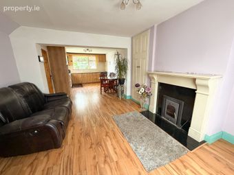 2 Lacey Square, Cashel, Co. Tipperary - Image 3