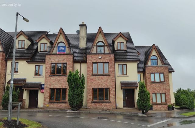Beech Crescent, Royal Canal, Mullingar, Co. Westmeath - Click to view photos