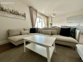 Apartment 11, Larkfield Hall, Leopardstown. D18 P2, Leopardstown, Dublin 18 - Image 4