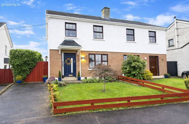 20 Pinegrove, Raheen, Co. Limerick - Click to view photos