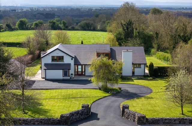 Killaghintober, Ballycumber, Grogan, Co. Offaly - Click to view photos