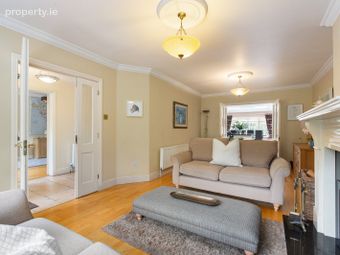 26 Glencairn Chase, The Gallops, Leopardstown, Dublin, Leopardstown, Dublin 18 - Image 2