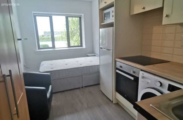 Trasnagh, Newcastle Road, The Grange, Lucan, Co. Dublin - Click to view photos