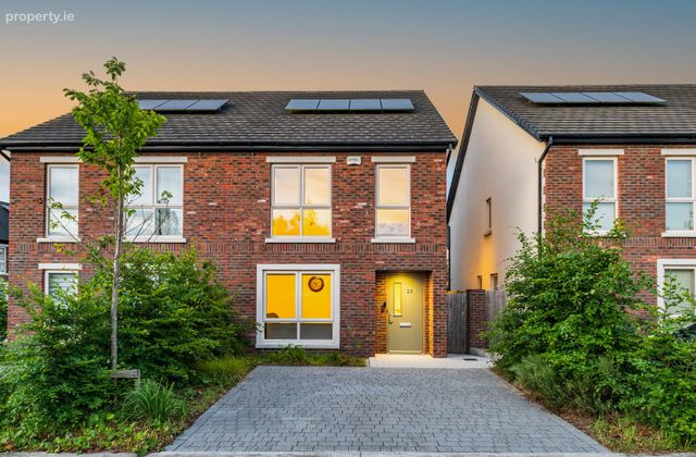 23 Oak Park Square, Oak Park, Naas, Co. Kildare - Click to view photos