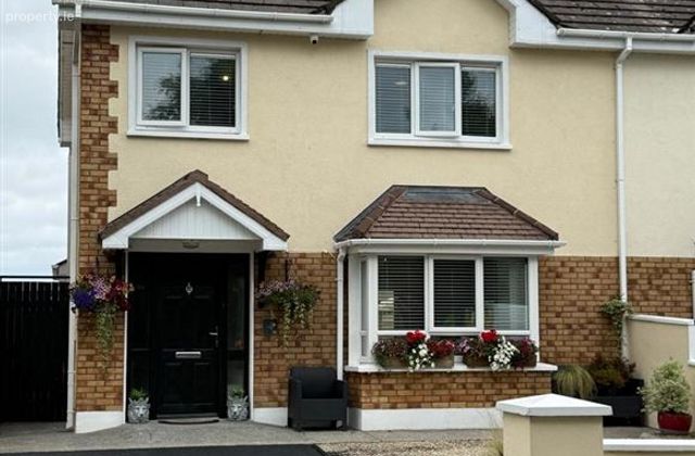 4 Hanley Avenue, Loughglynn, Castlerea, Co. Roscommon, Loughglynn, Co. Roscommon - Click to view photos