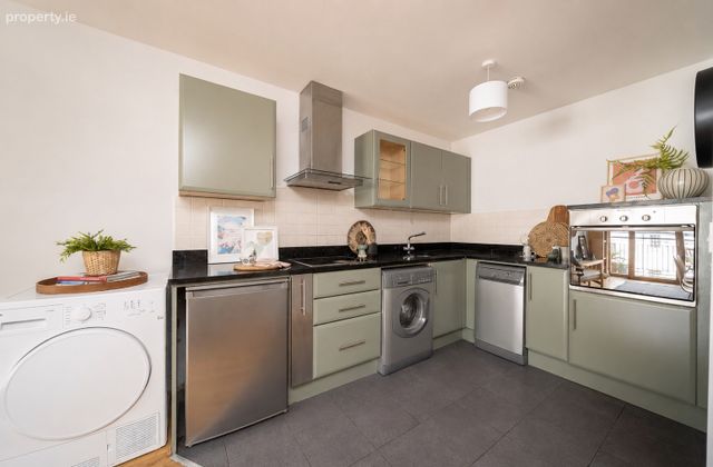 Apartment, Saint James Court (2 Beds2baths), Kilmainham, Dublin 8 - Click to view photos