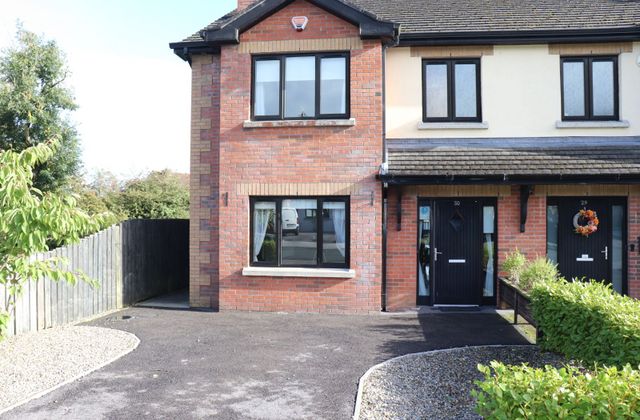 30 D&uacute;n Na Carraige, Kingscourt, Kingscourt, Co. Cavan - Click to view photos