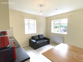 Pound Grove, Castlebar, Co. Mayo - Image 4