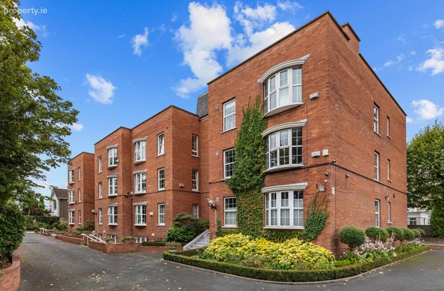 8 Verona, Queens Park, Monkstown, Co Dublin, Monkstown, Co. Dublin - Click to view photos