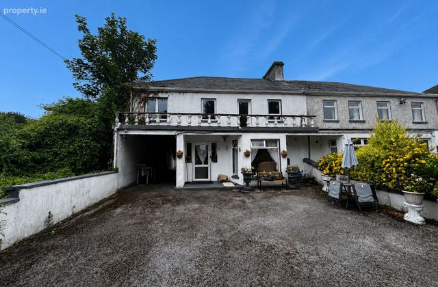Furstville, Sarsfield Road, Ballinasloe, Co. Galway - Click to view photos