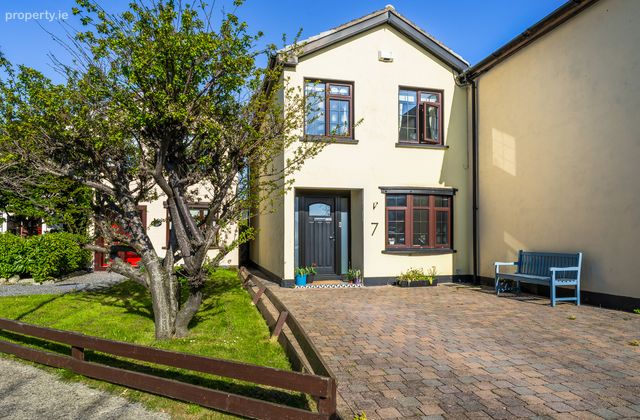 7 Yellow Meadows Lawn, Clondalkin, Dublin 22, Clondalkin, Dublin 22 - Click to view photos
