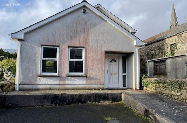 Town Centre, Ballaghaderreen, Ballaghaderreen, Co. Roscommon - Click to view photos