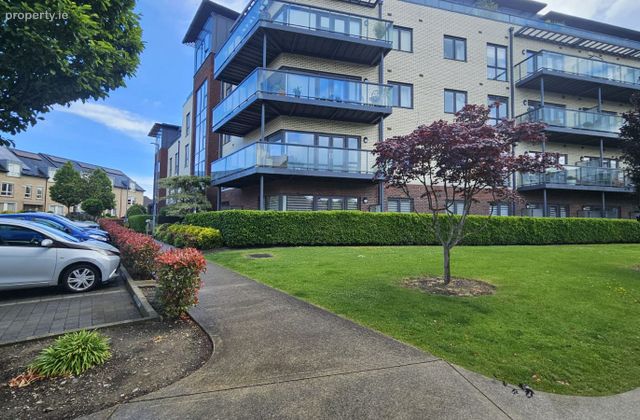 Eustace Court, Cualanor, Glenageary, Co. Dublin - Click to view photos