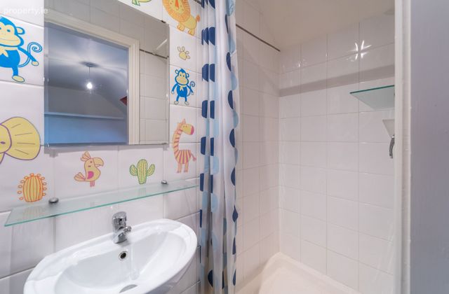 18 Melville Crescent, Finglas, Dublin 11 - Click to view photos