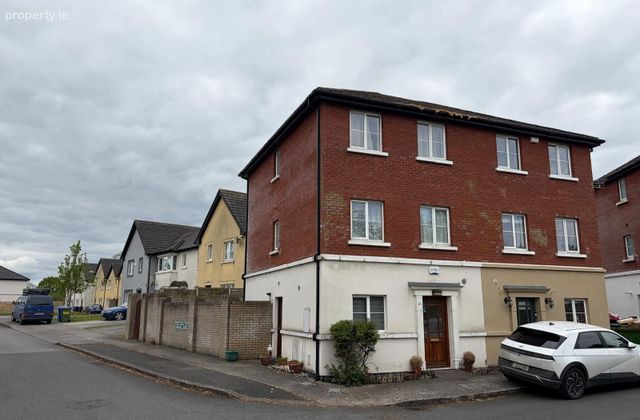 10 Castlelea Avenue, Lansdowne, Portarlington, Co. Laois - Click to view photos