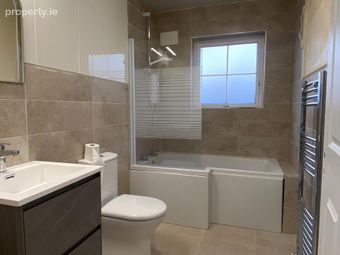 7 The Willows, Castlebar, Co. Mayo - Image 4
