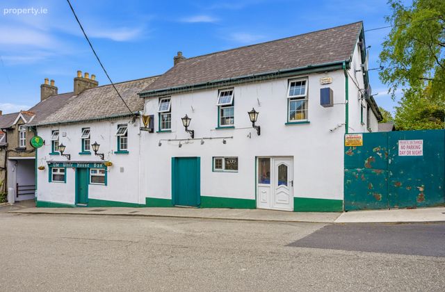 The White House Bar, 99 The Shannon, Enniscorthy, Co. Wexford, Enniscorthy, Co. Wexford - Click to view photos