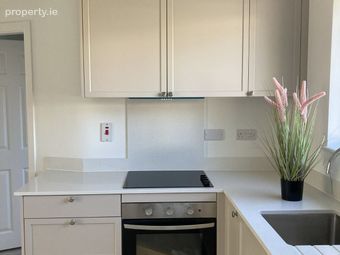 4 Castle Court, Thurles, Thurles, Co. Tipperary - Image 3