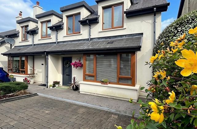 108 Fort Hill, Moneygurney, Douglas, Co. Cork - Click to view photos