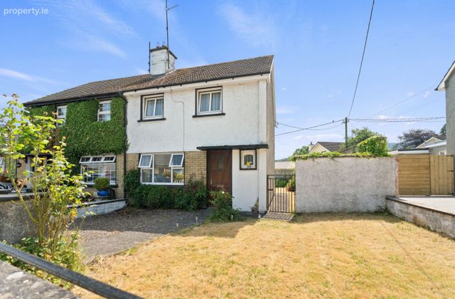 2 O'neill Place, Killavullen, Co. Cork - Click to view photos