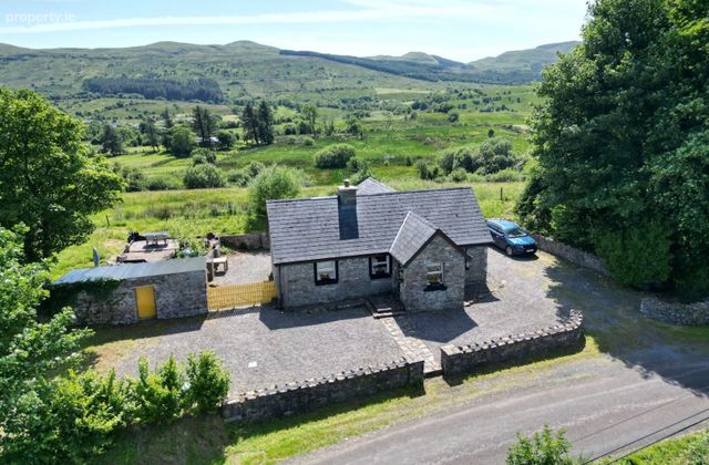 Molly's Cottage, Drummahon, Glencar, Co. Leitrim - Click to view photos