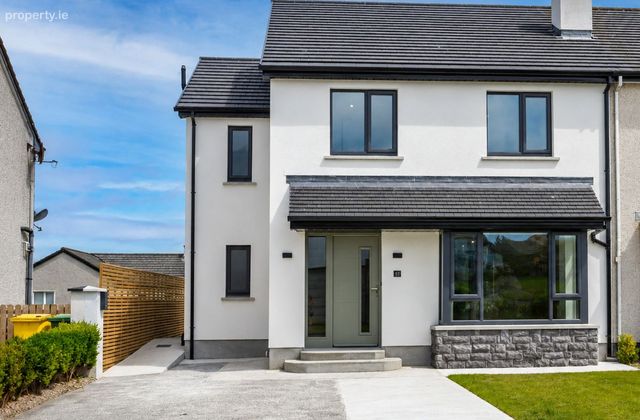 51 Rockwell, Ballina, Ballina, Co. Mayo - Click to view photos