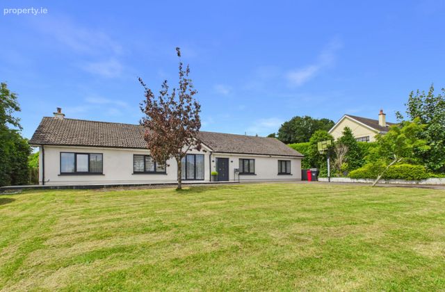 Bramble Lodge, East Ferry, Cobh, Co. Cork - Click to view photos