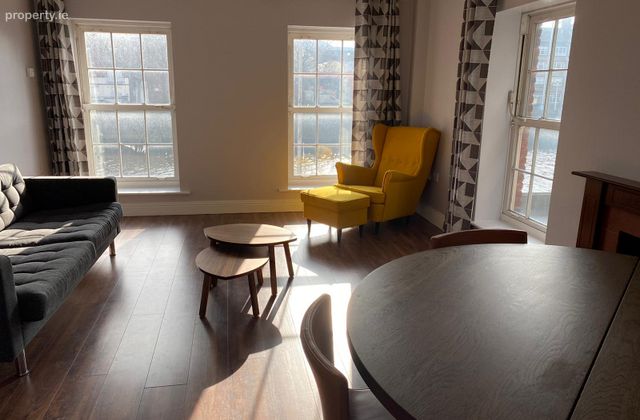 The Spinnaker, Arran Quay, Dublin 7 - Click to view photos