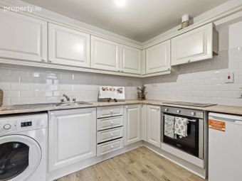 300 The Argyle, Custom House Harbour Apartments, IFSC, Dublin 1 - Image 3