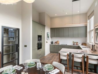 4 Bed House, Cabinteely, Dublin 18