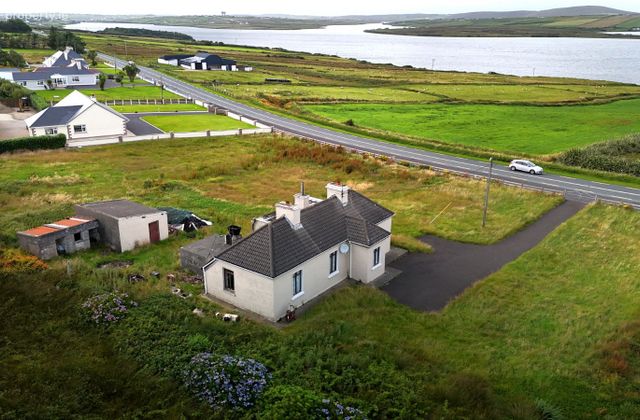 Attycunnane, Belmullet, Co. Mayo - Click to view photos