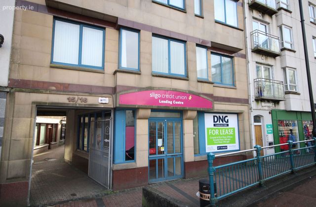 Carroll House, 15/16 Stephen Street, Sligo, Co. Sligo - Click to view photos