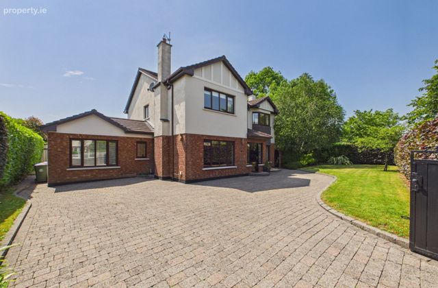 14 Fernwalk, Greenfields, Ballincollig, Co. Cork - Click to view photos