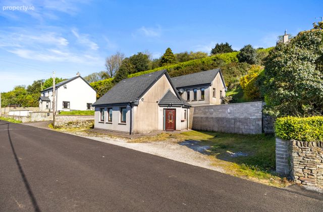 Yellow Cottage, Kilcoolishal, Glounthaune, Co. Cork - Click to view photos