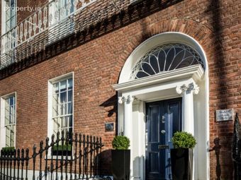 Merrion Square, Dublin 2 - Image 2
