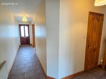 5 Woodlands Manor, Gorey, Gorey, Co. Wexford - Image 3