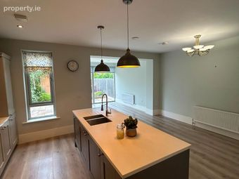 6 Month Letting 5 The Close, Hazelbrook Square, Churchtown, Dublin 14 - Image 2