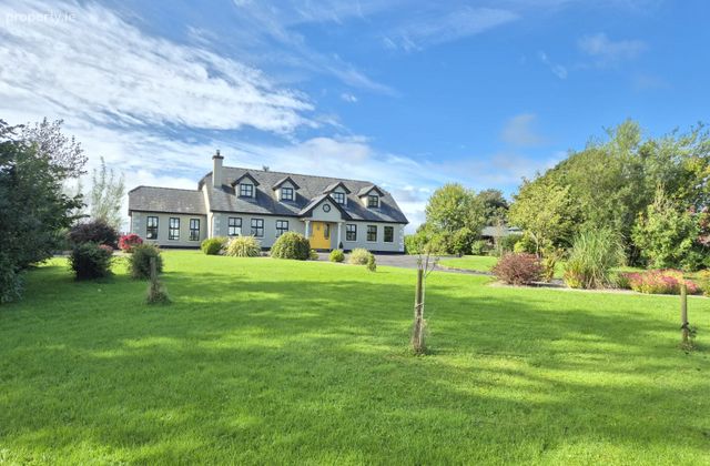 Doonmacreena, Irishtown, Co. Mayo - Click to view photos