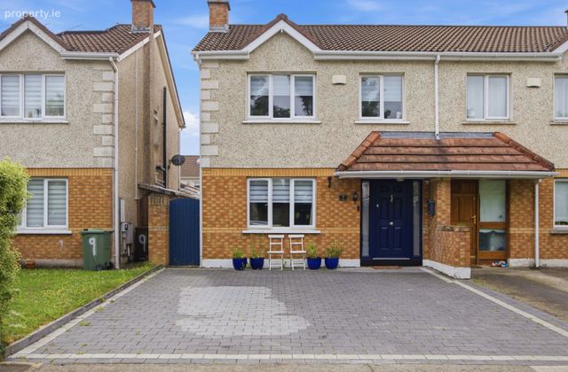 7 Manorfields Green, Clonee, Dublin 15 - Click to view photos