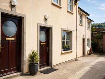 4 Hotel Lane, Main Street, Carrick-on-Suir, Co. Tipperary