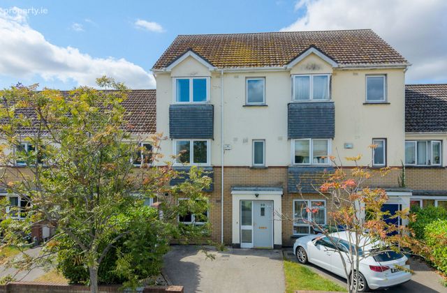 99 The Drive, Hazelhatch Park, Celbridge, Co. Kildare - Click to view photos