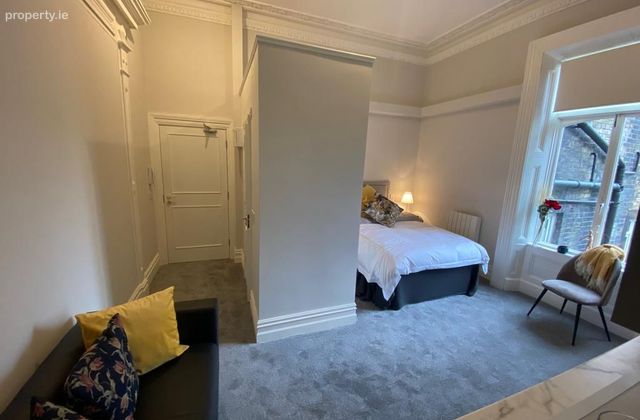 North Circular Road Studio, North Circular Road, Dublin 7 - Click to view photos